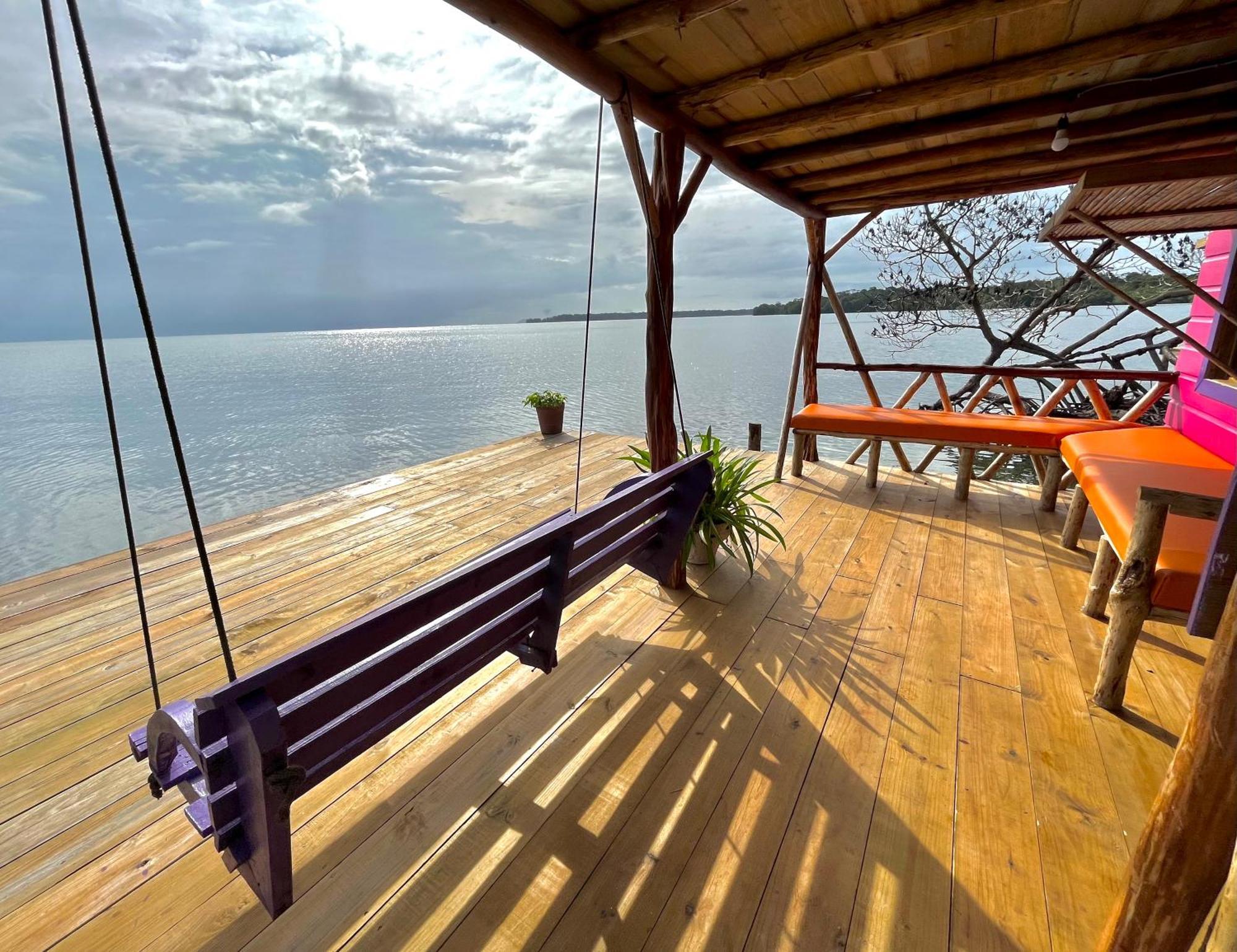 Urraca Monkey Island Eco Resort (Adults Only) Punta Laurel Exterior photo